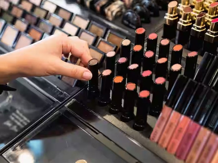 Dubai makeup store 